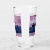 Zwei Gläser Rotwein auf der Silhouette von Florenz (Links)