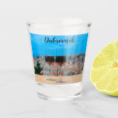 Zwei Gläser Rotwein mit Blick auf Dubrovnik (Vorderseite)