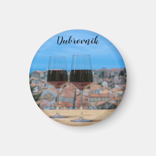 Zwei Gläser Rotwein mit Blick auf Dubrovnik Magnet (Vorne)