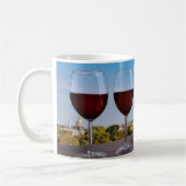 Zwei Gläser Wein im Café von Paris Kaffeetasse (Links)