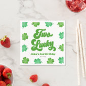 Zwei Glückliche Grüne Kleeblatt-Klee 2. Geburtstag Serviette (Beispiel)