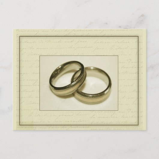 Zwei goldene Hochzeitsringe Postkarte (Vorderseite)