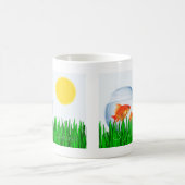 Zwei Goldfish Sonnenfrühlings-Equinox-Gras س ا ن ل Kaffeetasse (Mittel)
