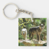 Zwei Grauwölfe im Wald Schlüsselanhänger (Vorderseite)