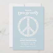 Zwei Groovy 70er Daisy Birthday Party Einladung (Vorderseite)