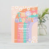 Zwei Groovy Boho Daisy 2. Geburtstag Einladungen (Stehend Vorderseite)
