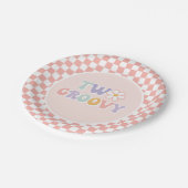 Zwei Groovy Pink Daisy Schachbrett Pappteller (Schrägansicht)