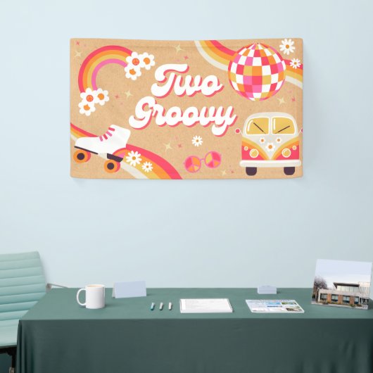 Zwei Groovy Retro Birthday Banner (Messeveranstaltung)