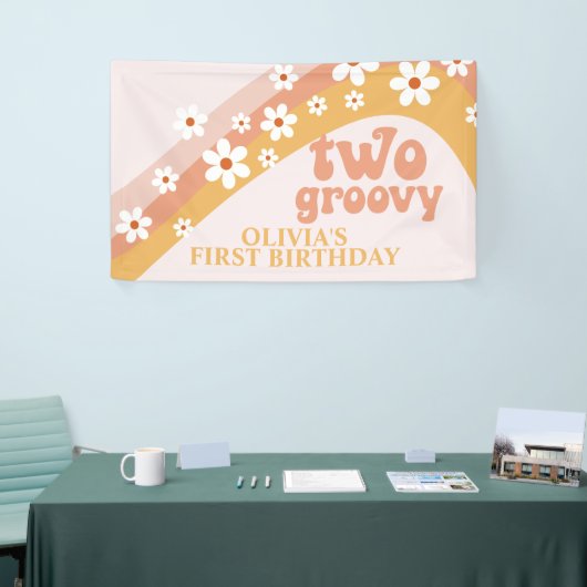 Zwei Groovy Retro Daisy Birthday Banner (Messeveranstaltung)