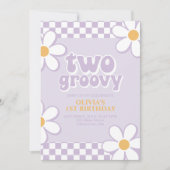 Zwei Groovy Retro Karo Lilac Daisy Einladung (Vorderseite)