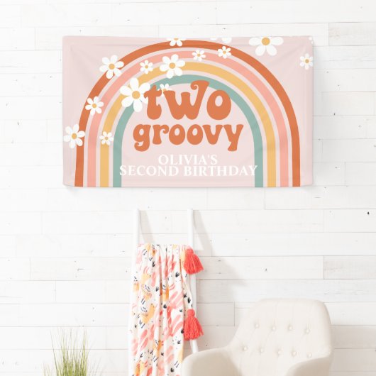 Zwei Groovy Retro Rainbow Daisy Birthday Banner (Insitu)
