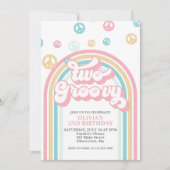 Zwei Groovy Retro Sommer Regenbogen Einladung (Vorderseite)