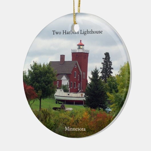 Zwei HafenLeuchtturm & Bootschmuck Keramik Ornament (Links)