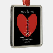 Zwei Hälften eines Herzens, verbunden mit einem Fa Silbernes Ornament (Rechts)