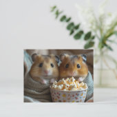 Zwei Hamster mit einer großen Popcorn-Schüssel Postkarte (Stehend Vorderseite)