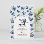 Zwei Heidelbeeren-Kindergeburtstag Einladung (Stehend Vorderseite)