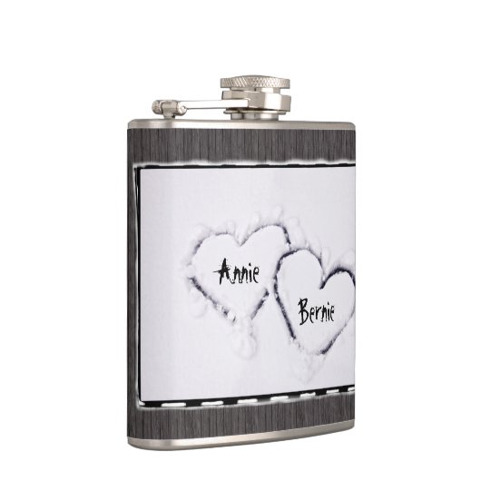 Zwei Herz-frischer weißer Schnee beunruhigtes Flachmann (Rechts)