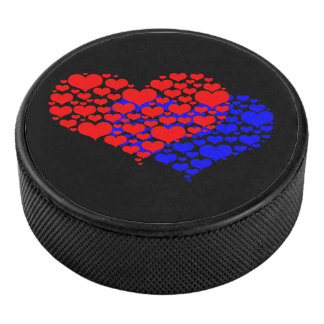Zwei Herzen blau und rot Eishockey Puck