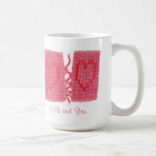 ZWEI HERZEN GESTRICKT Hohe weiße Tasse + Text