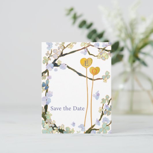 Zwei Herzen Hinterhof Hochzeit speichern das Datum Ankündigungspostkarte (Stehend Vorderseite)