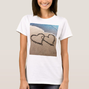 Zwei Herzen im Sand T-Shirt