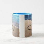 Zwei Herzen in der sandischen Tasse (Mittel)