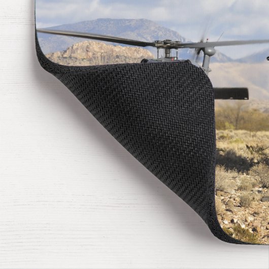 Zwei HH-60-Pavehawk-Hubschrauber, die sich auf die Mousepad (Ecke)