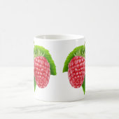 Zwei Himbeeren auf Blättern Kaffeetasse (Mittel)
