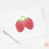 Zwei Himbeeren Runder Aufkleber (Umschlag)