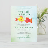 Zwei Hochzeiten mit weniger Fisch in blauem Meer Einladung (Stehend Vorderseite)