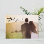 Zwei Hochzeitsskripte für Fotos Dankeskarte (Stehend Vorderseite)