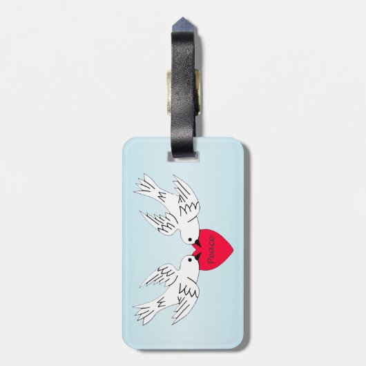 Zwei Hübsche weiße Tauben halten das Rote Friedens Gepäckanhänger (Rückseite vertikal)