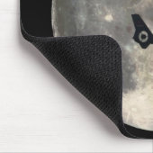 zwei Hubschrauber silhouettiert durch einen Mousepad (Ecke)