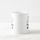Zwei Hunde vor Kaffeetasse (Mittel)