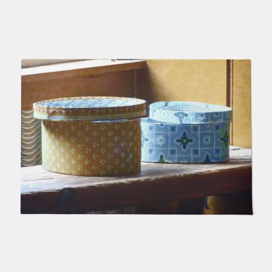 Zwei Hut-Box Fußmatte (Vorderseite)