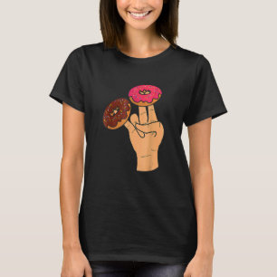 Zwei im rosa im Stink-Shocker T-Shirt