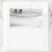 Zwei im Schnee begrabene Stühle Rechteckiger Aufkleber (Tasche)