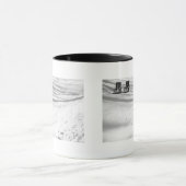 Zwei im Schnee begrabene Stühle Tasse (Zentrum)