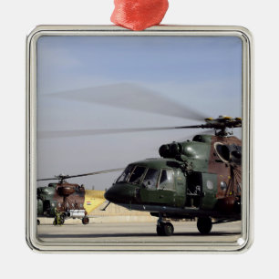 Zwei irakische angesagte Hubschrauber Mi-17 Silbernes Ornament