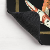 Zwei japanische Koi Goldfish auf schwarzem Hinterg Mousepad (Ecke)