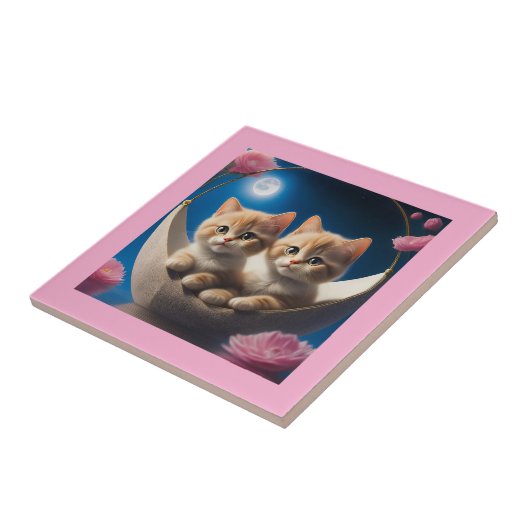 Zwei junge Kätzchen in einem Korb mit rosa Rosen Fliese (Seite)