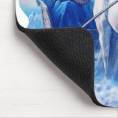 Zwei junge Mädchen auf einer schneebedeckten Schli Mousepad (Ecke)