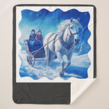 Zwei junge Mädchen auf einer schneebedeckten Schli