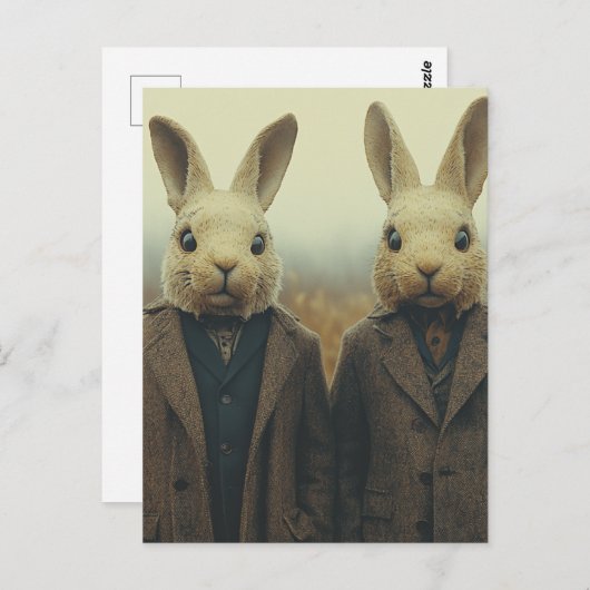 Zwei Kaninchen in Anzügen in einem Foggy Field Postkarte (Vorne/Hinten)