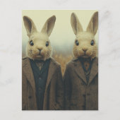 Zwei Kaninchen in Anzügen in einem Foggy Field Postkarte (Vorderseite)