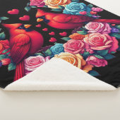 Zwei Kardinäle mit farbenfrohen Rose und Herz Sherpadecke (3/4)