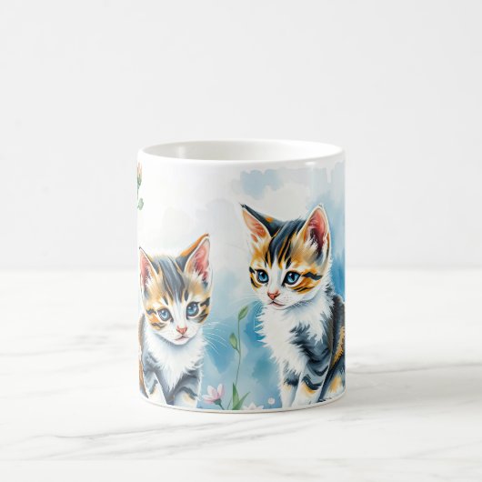 Zwei Kätzchen im Blumengarten Kaffeetasse (Mittel)