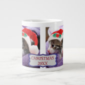 Zwei Kätzchen Weihnachtsmannmützen Frohe Weihnacht Jumbo-Tasse (Vorderseite)
