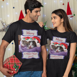 Zwei Kätzchen Weihnachtsmannmützen Frohe Weihnacht T-Shirt
