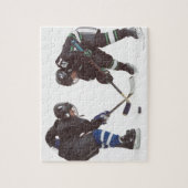 zwei kaukasische Hockeyspieler mit Gegenspieler Puzzle (Vertikal)